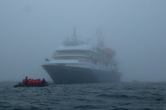 ZodiacBoatInFog_ZS80809