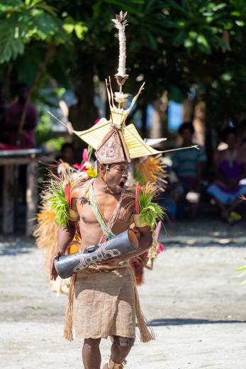 DrummerDancing_OM20614