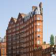 Narrow building, Kensington