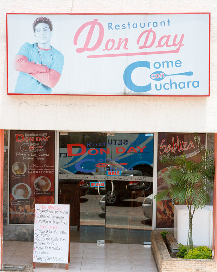 Restaurant Don Day:  Food with a spoon! Guayaquil.